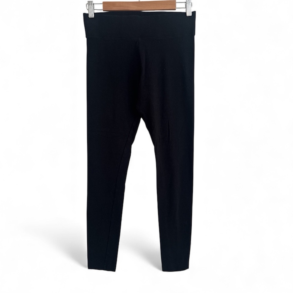 HUE Black Leggings - small